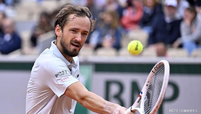 开云体育平台APP-包含美国网球队爆冷法国网球队，梅德韦杰夫绝境逆转的词条