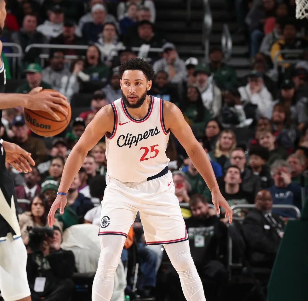 开云体育平台APP-步行者鏖战快船,西蒙斯制霸全场