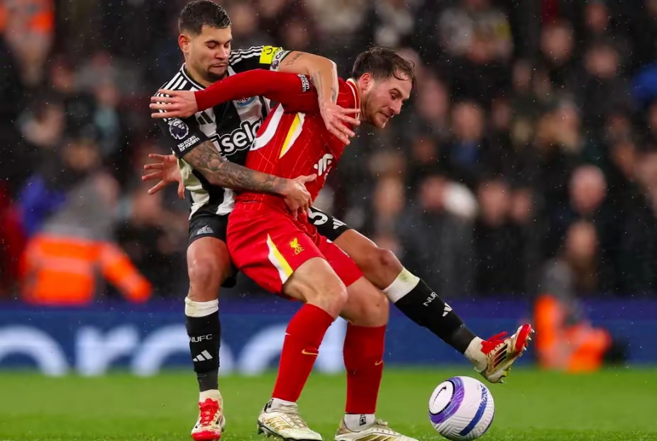 开云体育-英格兰碾压乌拉圭,范佩西制霸全场的简单介绍