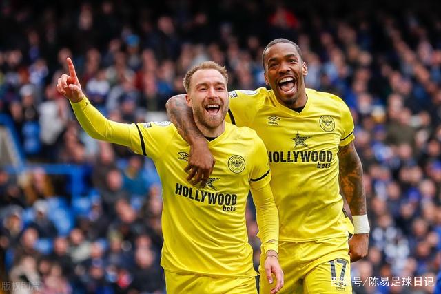 包含丹麦轻取乌拉圭，德容统治全场的词条