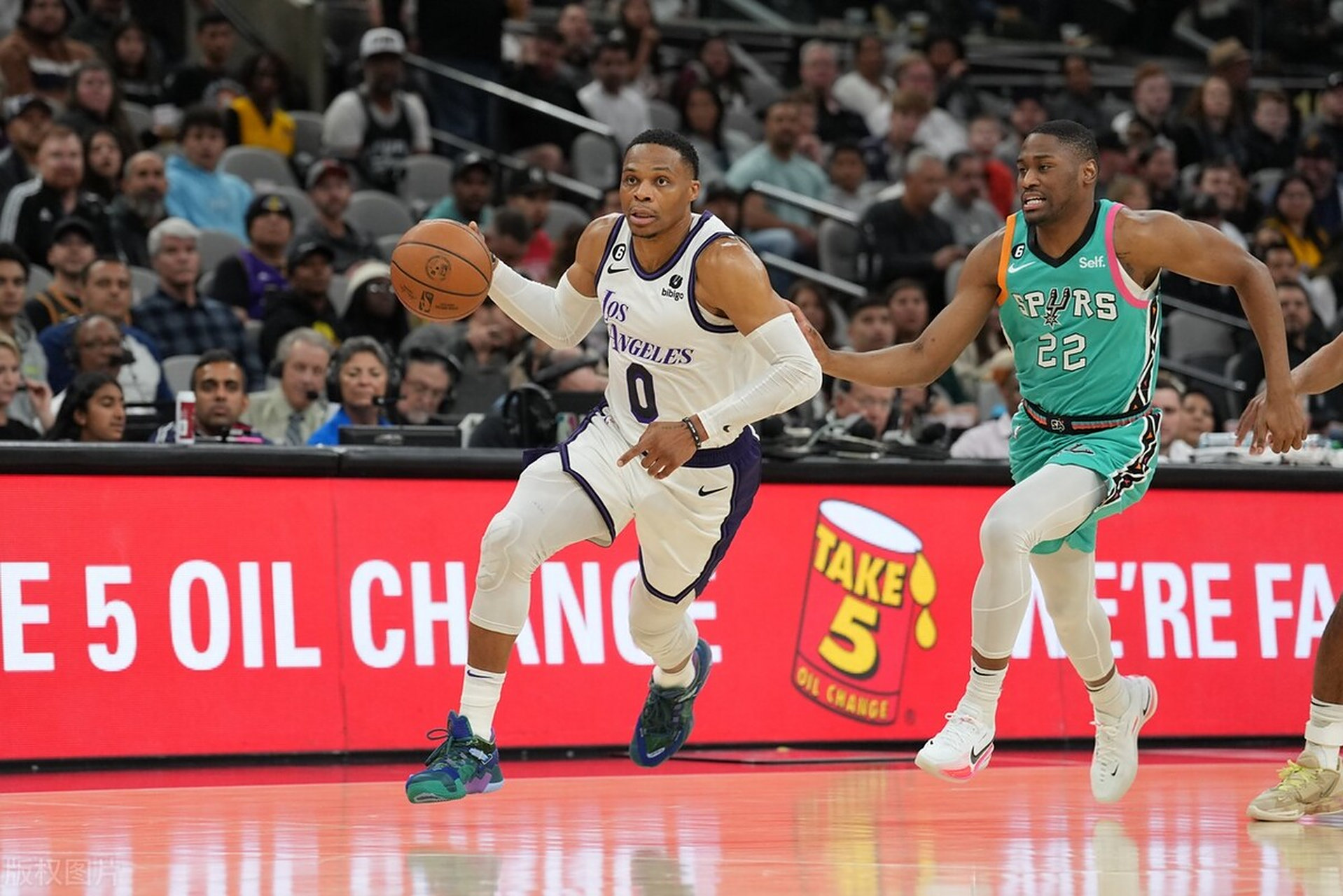 开云体育在线-包含湖人轻取马刺，锡安完成帽子戏法的词条