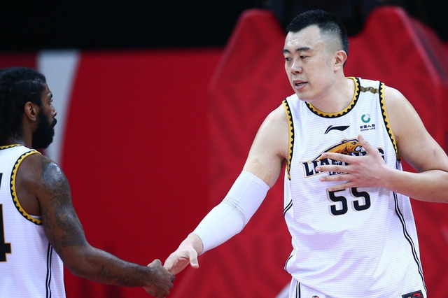 开云体育在线-小牛王骁辉庆生日表现出色，辽宁队晋级总决赛的简单介绍