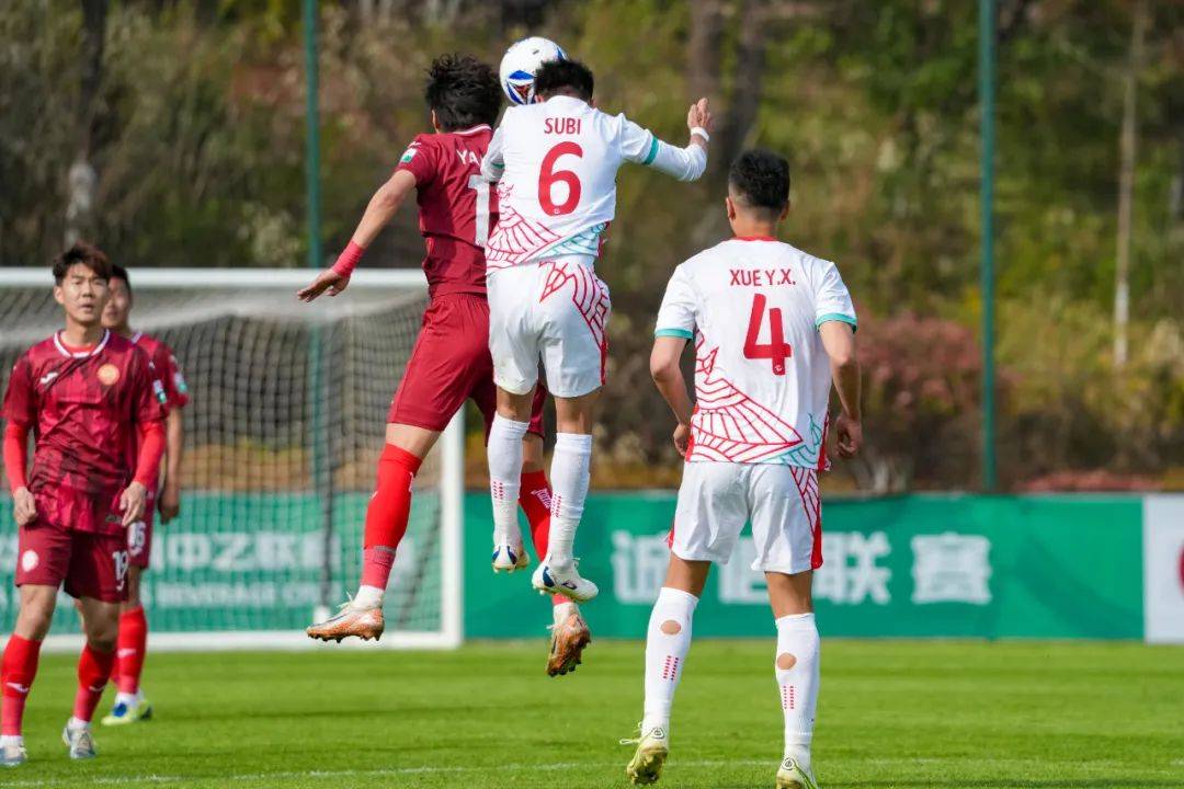 包含中乙球队以出色表现获得胜利的词条