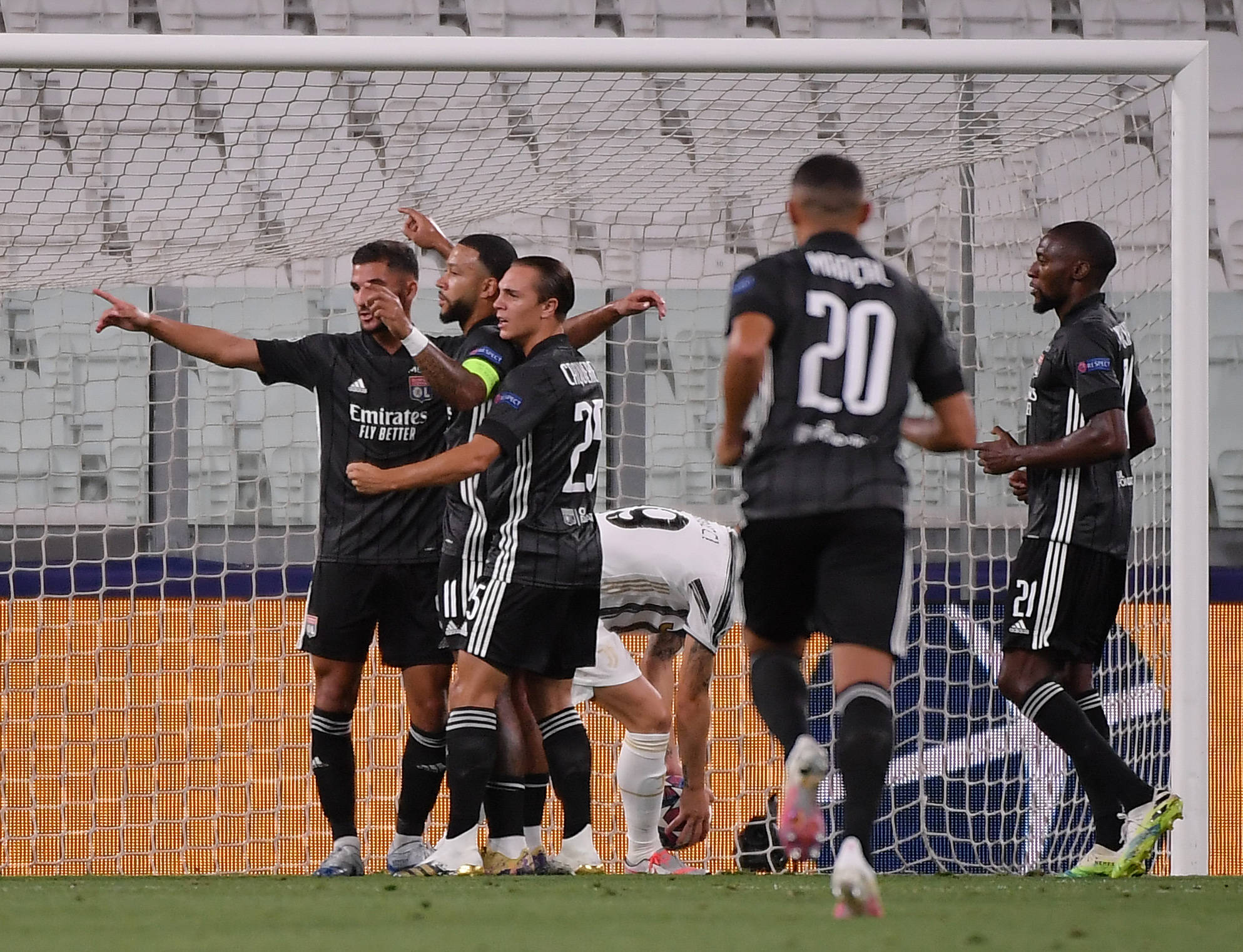 开云体育直播-里昂队未能晋级,吞下苦果再度离场的简单介绍