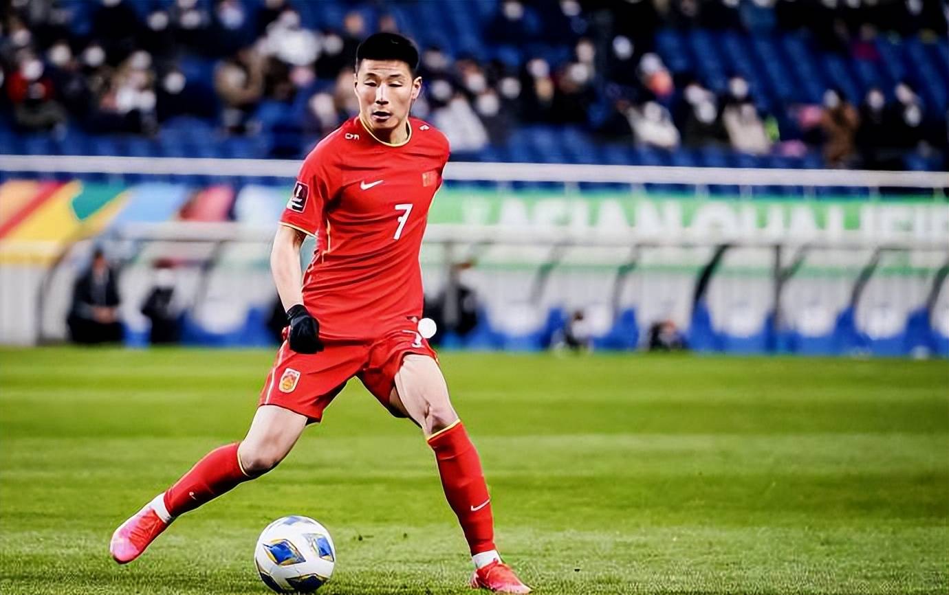 开云APP-关于亚洲豪门交锋,足球新星崭露头角的信息