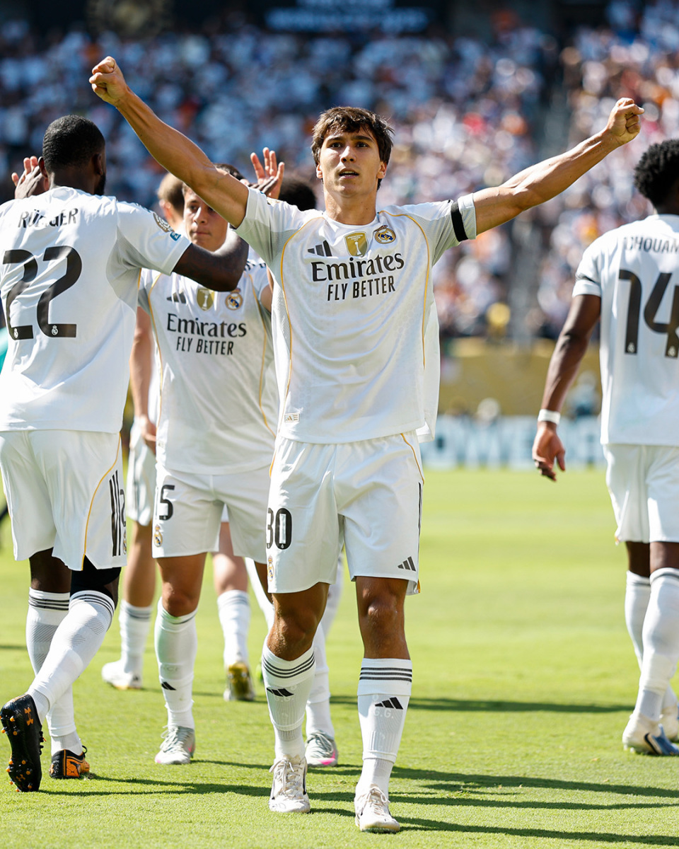 多特蒙德奋力拼搏,实现晋级的简单介绍 多特蒙德奋力拼搏,实现晋级的简单介绍