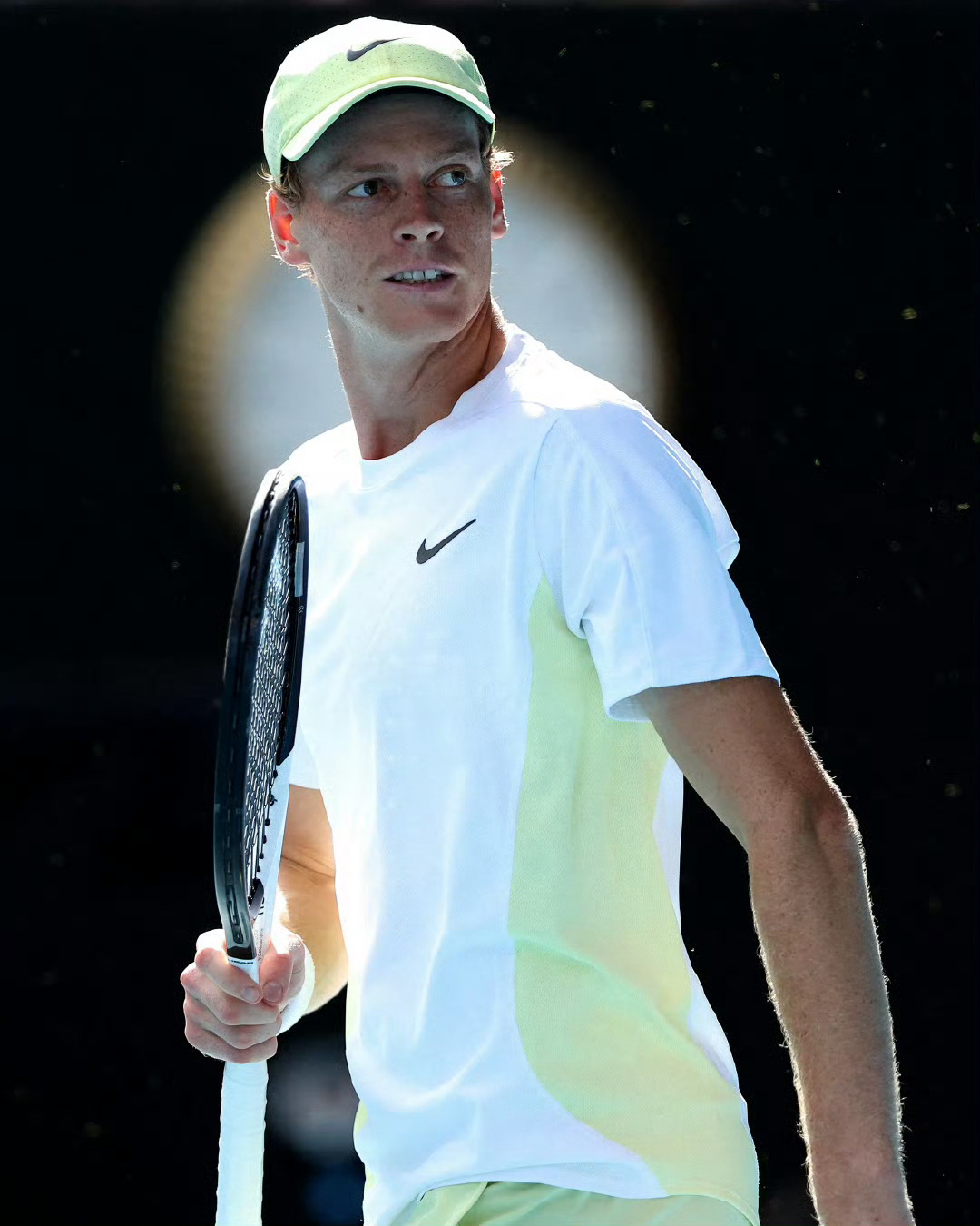 拉沃尔杯完胜澳网，辛纳点燃赛场的简单介绍