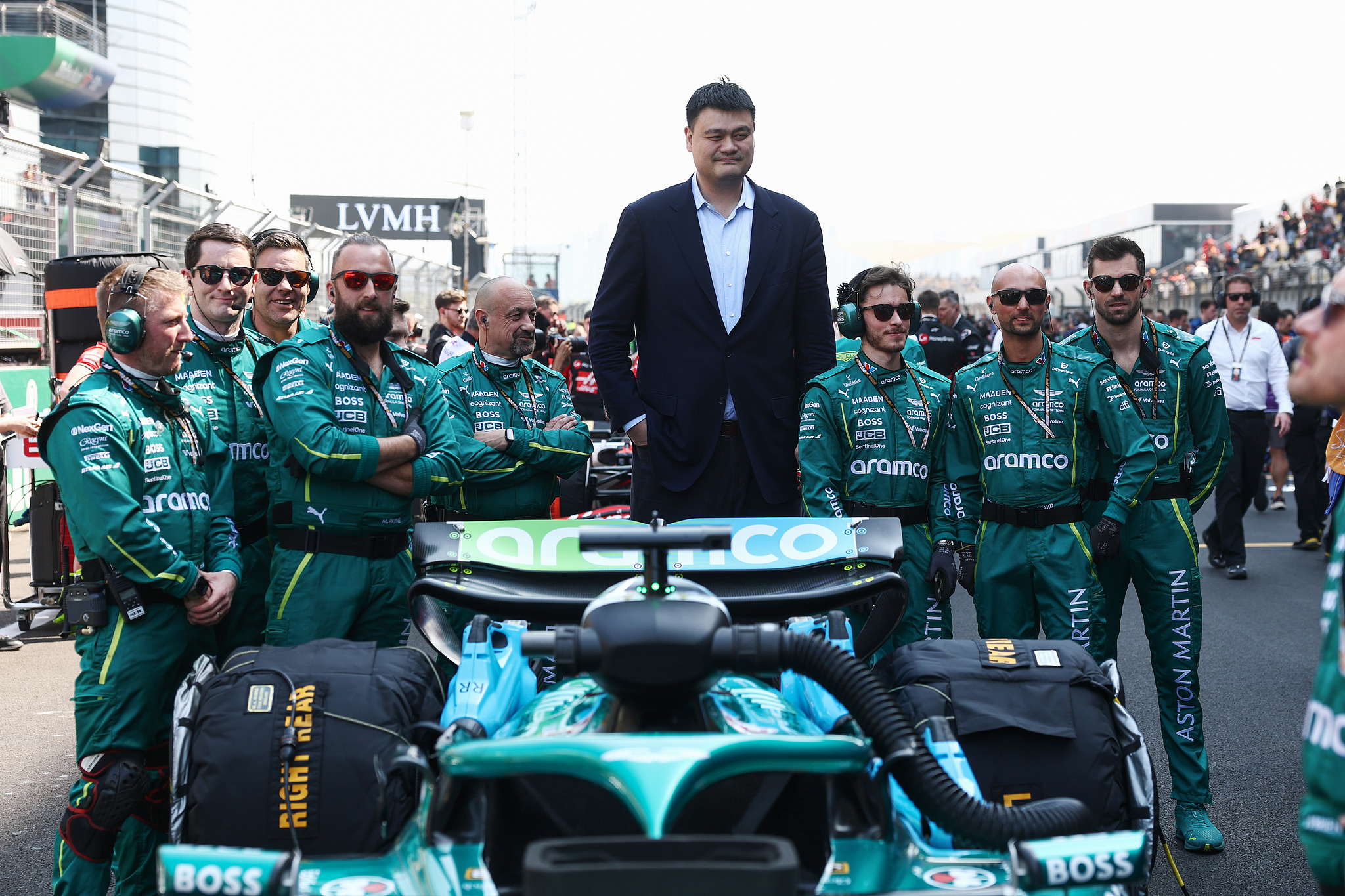 阿斯顿马丁完胜威廉姆斯，汉密尔顿关键制胜的简单介绍